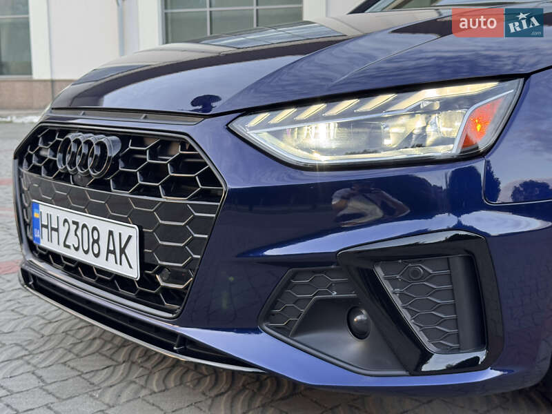 Седан Audi A4 2022 в Дніпрі