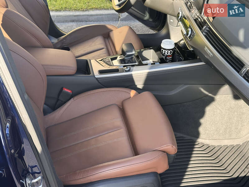 Седан Audi A4 2022 в Дніпрі
