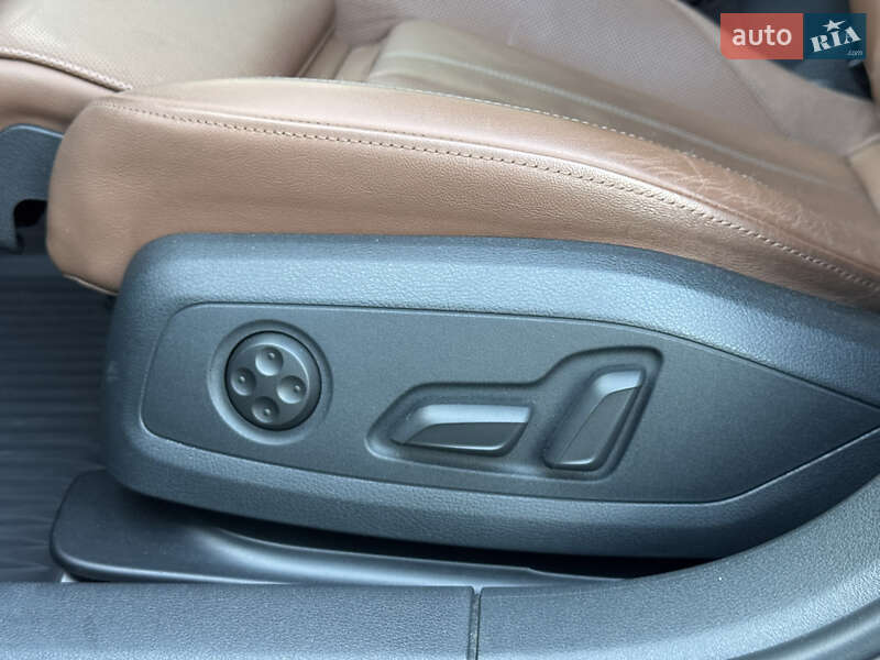 Седан Audi A4 2022 в Дніпрі