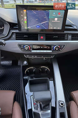 Седан Audi A4 2023 в 