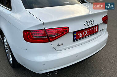 Седан Audi A4 2015 в 