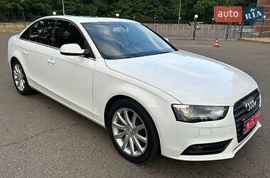 Седан Audi A4 2015 в 