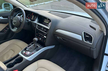Седан Audi A4 2015 в 