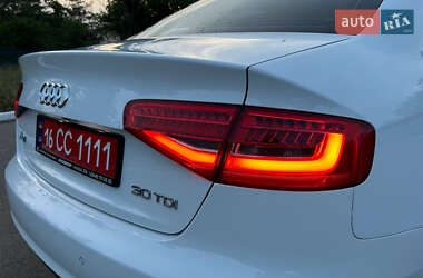 Седан Audi A4 2015 в 