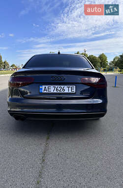 Седан Audi A4 2014 в 