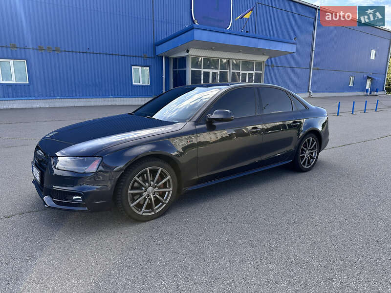 Седан Audi A4 2014 в Харькове