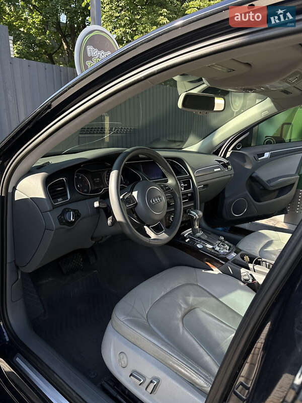Седан Audi A4 2014 в Харькове