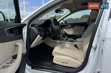 Седан Audi A4 2021 в 