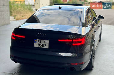 Седан Audi A4 2016 в 