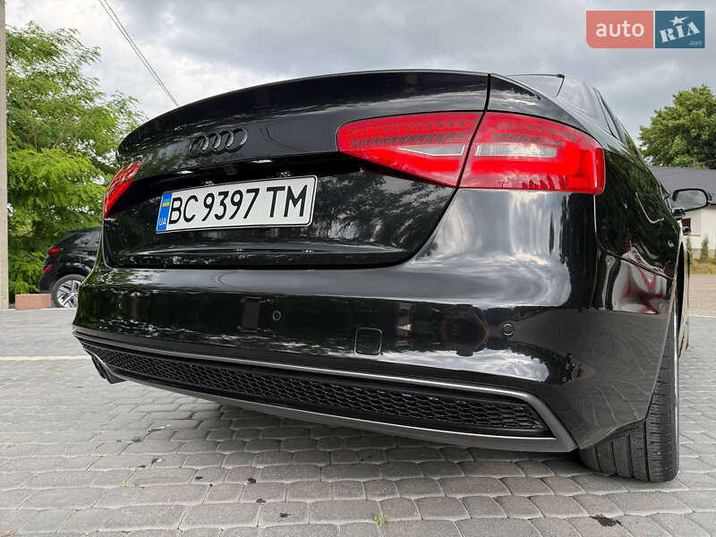 Седан Audi A4 2014 в Львове