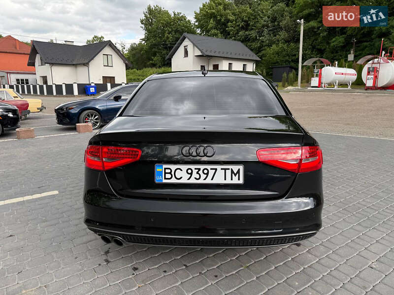 Седан Audi A4 2014 в Львове