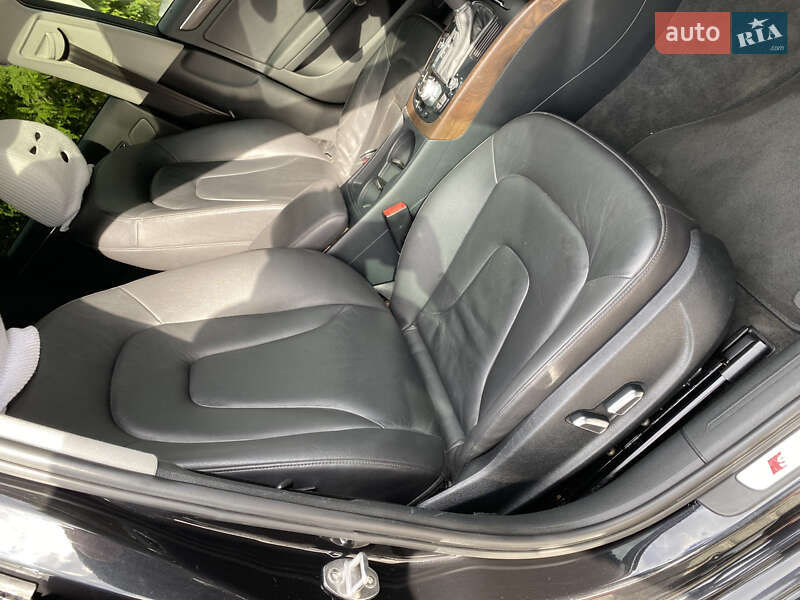 Седан Audi A4 2014 в Львове