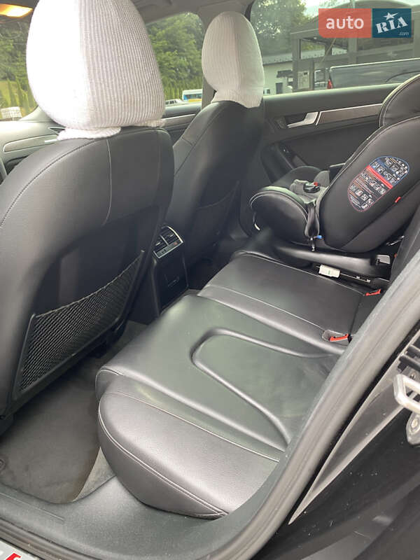 Седан Audi A4 2014 в Львове