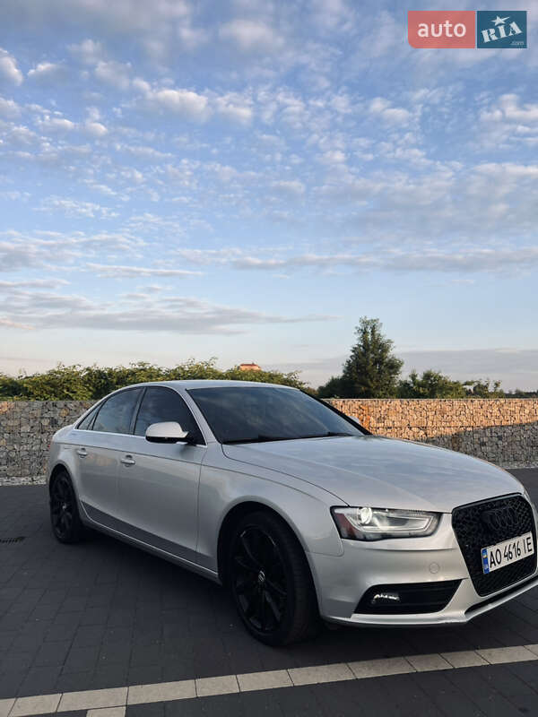Седан Audi A4 2013 в Ужгороде