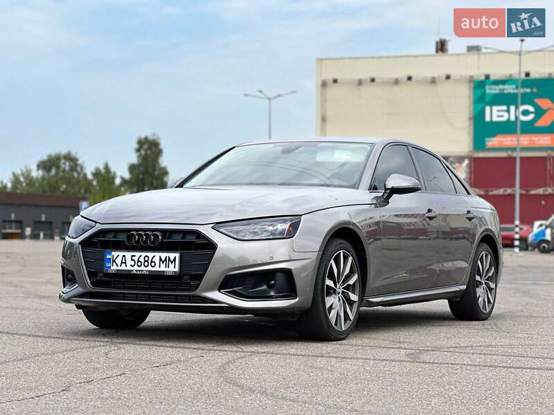 Седан Audi A4 2020 в 