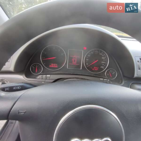 Седан Audi A4 2001 в Киеве
