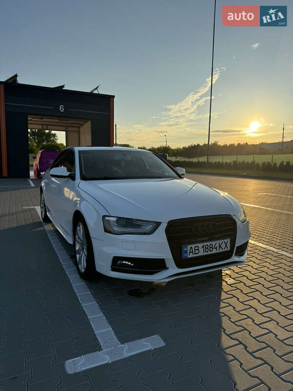 Седан Audi A4 2013 в 