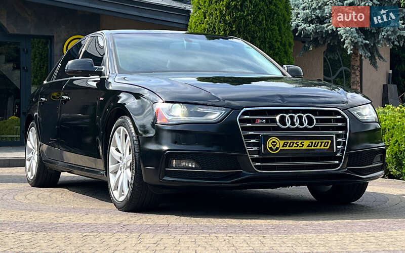 Седан Audi A4 2013 в 