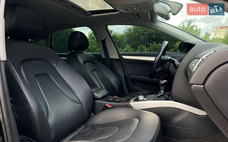 Седан Audi A4 2013 в Львове