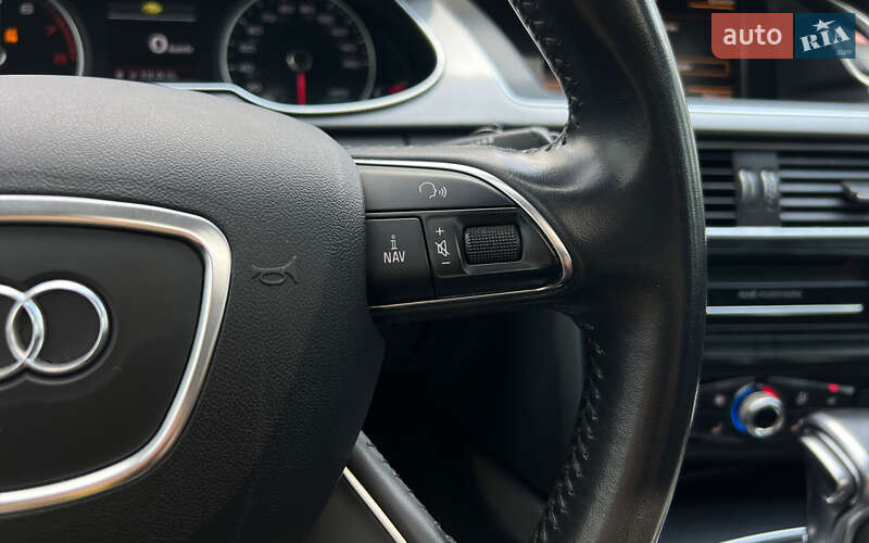 Седан Audi A4 2013 в Львове