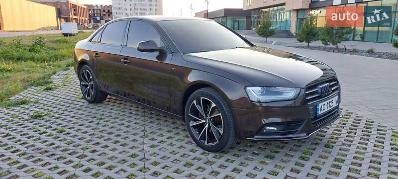 Седан Audi A4 2013 в Хмельницком