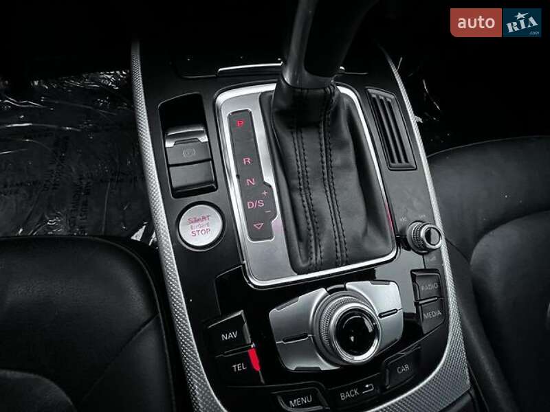 Седан Audi A4 2015 в Львове