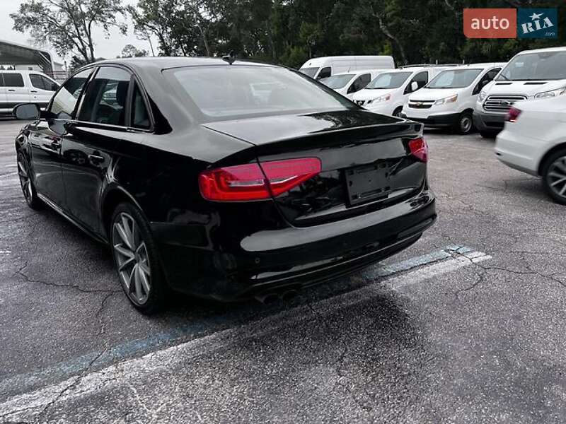 Седан Audi A4 2015 в Львове