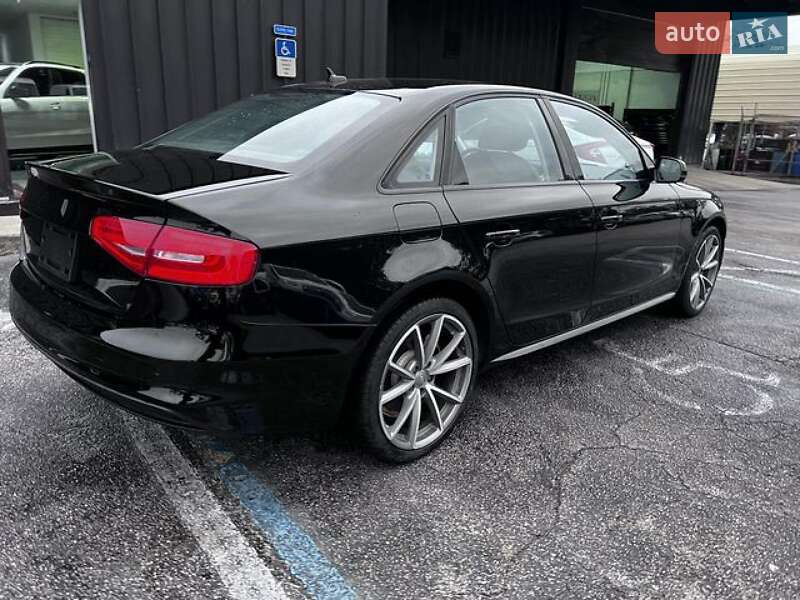 Седан Audi A4 2015 в Львове