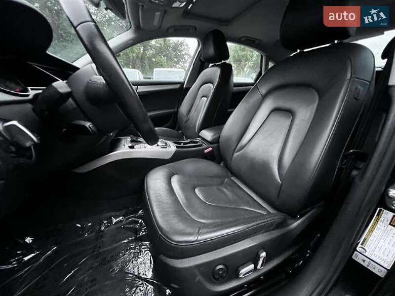 Седан Audi A4 2015 в Львове