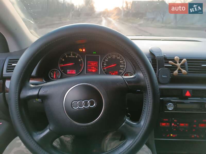 Седан Audi A4 2002 в Горишних Плавнях