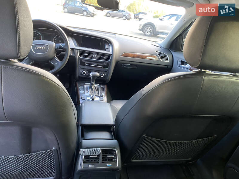 Седан Audi A4 2013 в Киеве