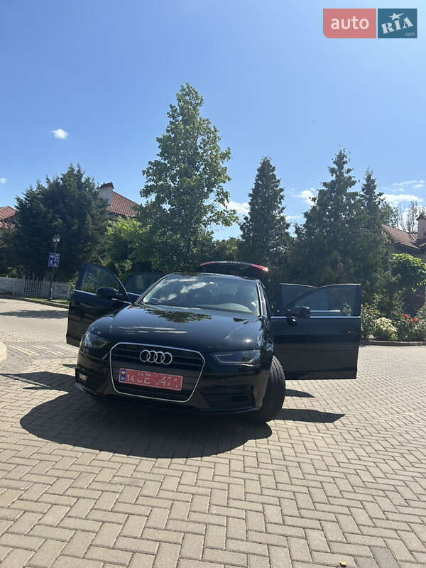 Седан Audi A4 2013 в 