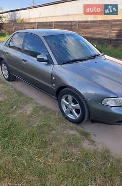 Седан Audi A4 1995 в 