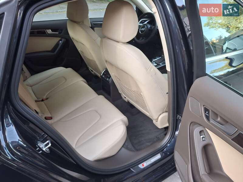 Седан Audi A4 2015 в Каменец-Подольском