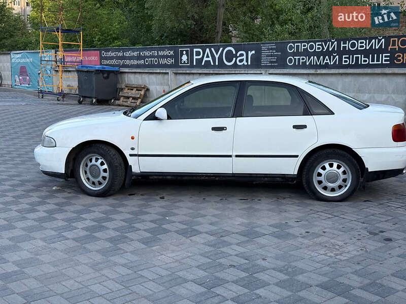 Седан Audi A4 1996 в Хмельницком