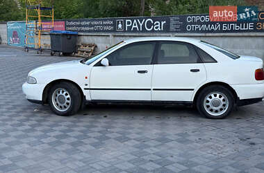 Седан Audi A4 1996 в 