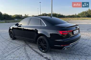 Седан Audi A4 2019 в 