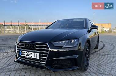 Седан Audi A4 2019 в 