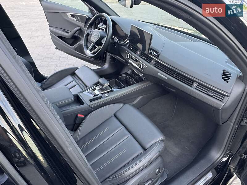 Седан Audi A4 2023 в Киеве