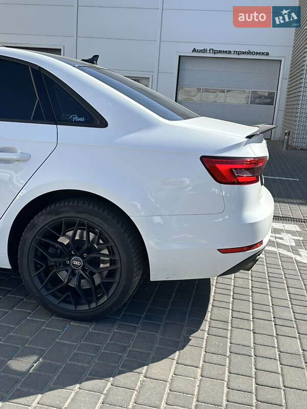 Седан Audi A4 2016 в Одессе