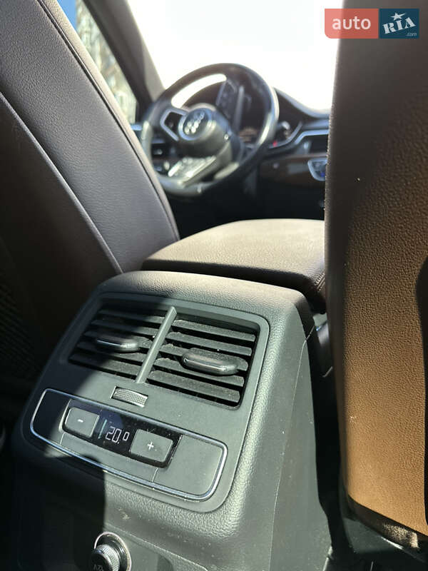 Седан Audi A4 2016 в Одессе