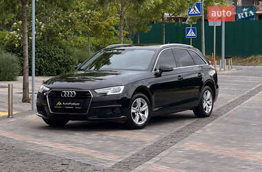 Универсал Audi A4 2017 в 