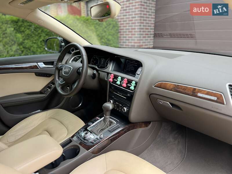 Седан Audi A4 2014 в Днепре