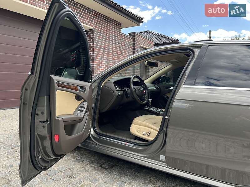 Седан Audi A4 2014 в Днепре