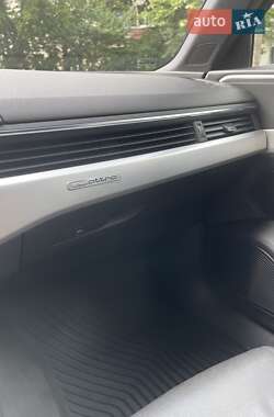 Седан Audi A4 2017 в 