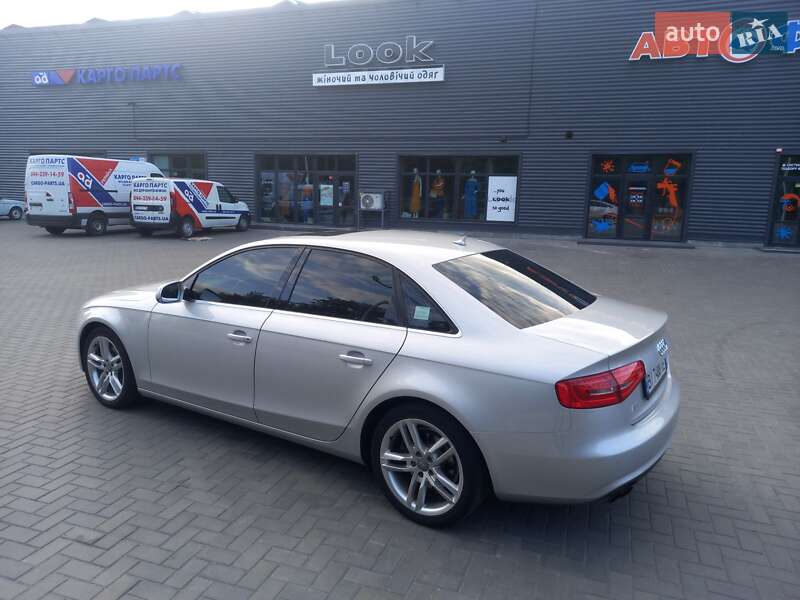 Седан Audi A4 2013 в Кременчуге