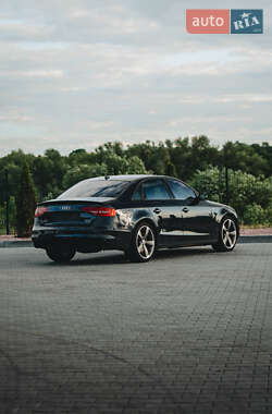 Седан Audi A4 2015 в 