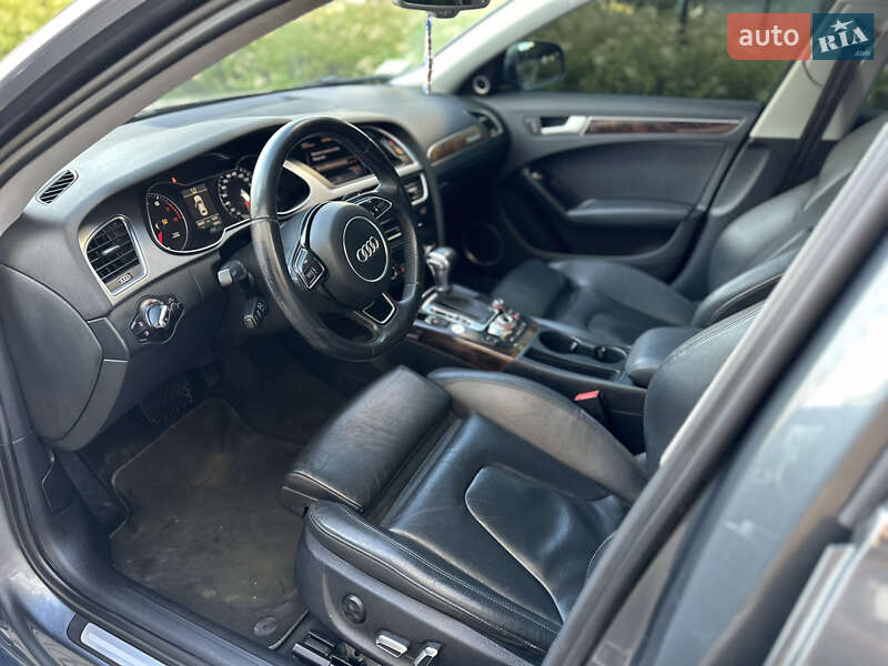 Седан Audi A4 2013 в Ивано-Франковске
