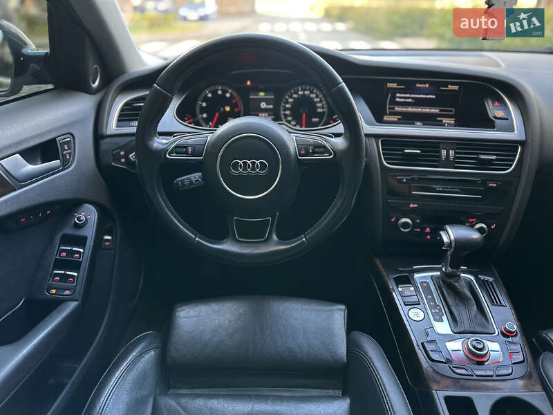 Седан Audi A4 2013 в Ивано-Франковске