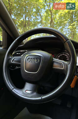 Седан Audi A4 2010 в 